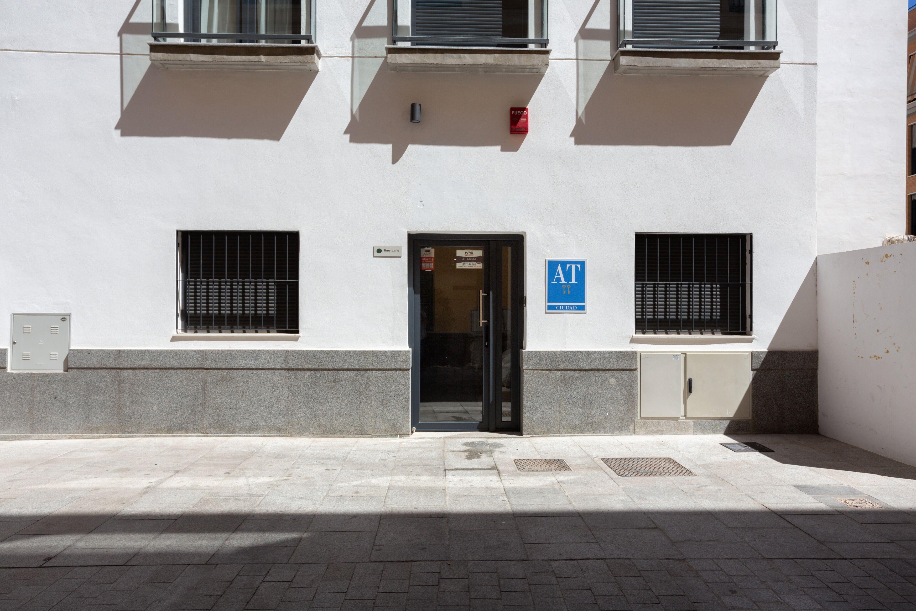Limehome Malaga Calle Ancha Del Carmen - Digital Access — Photos 1